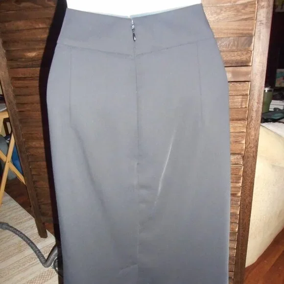 NWOT Elle classic black ruffle waterfall skirt, size 6 - Picture 2 of 6